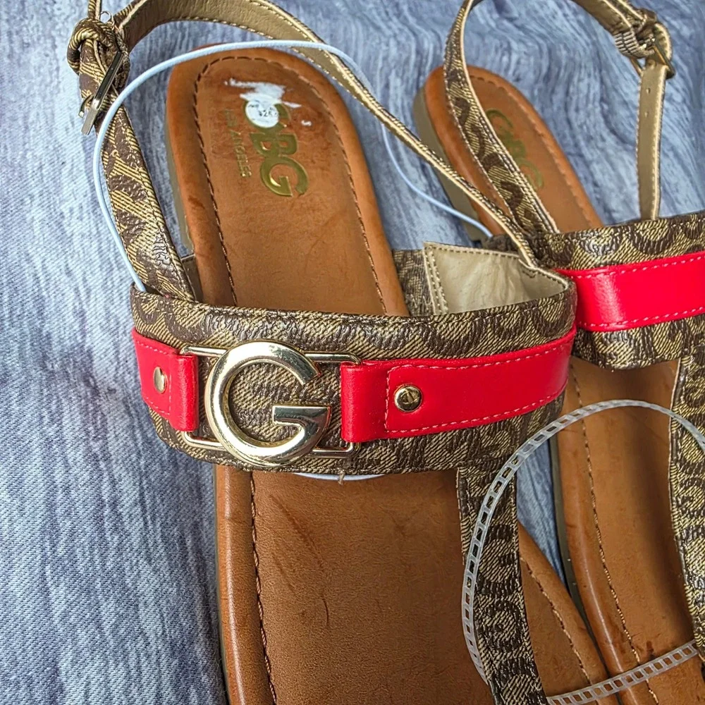 GBG‎ Los Angeles Women's Gold Tan Monogram Red Accent Thong Sandals Size 11M